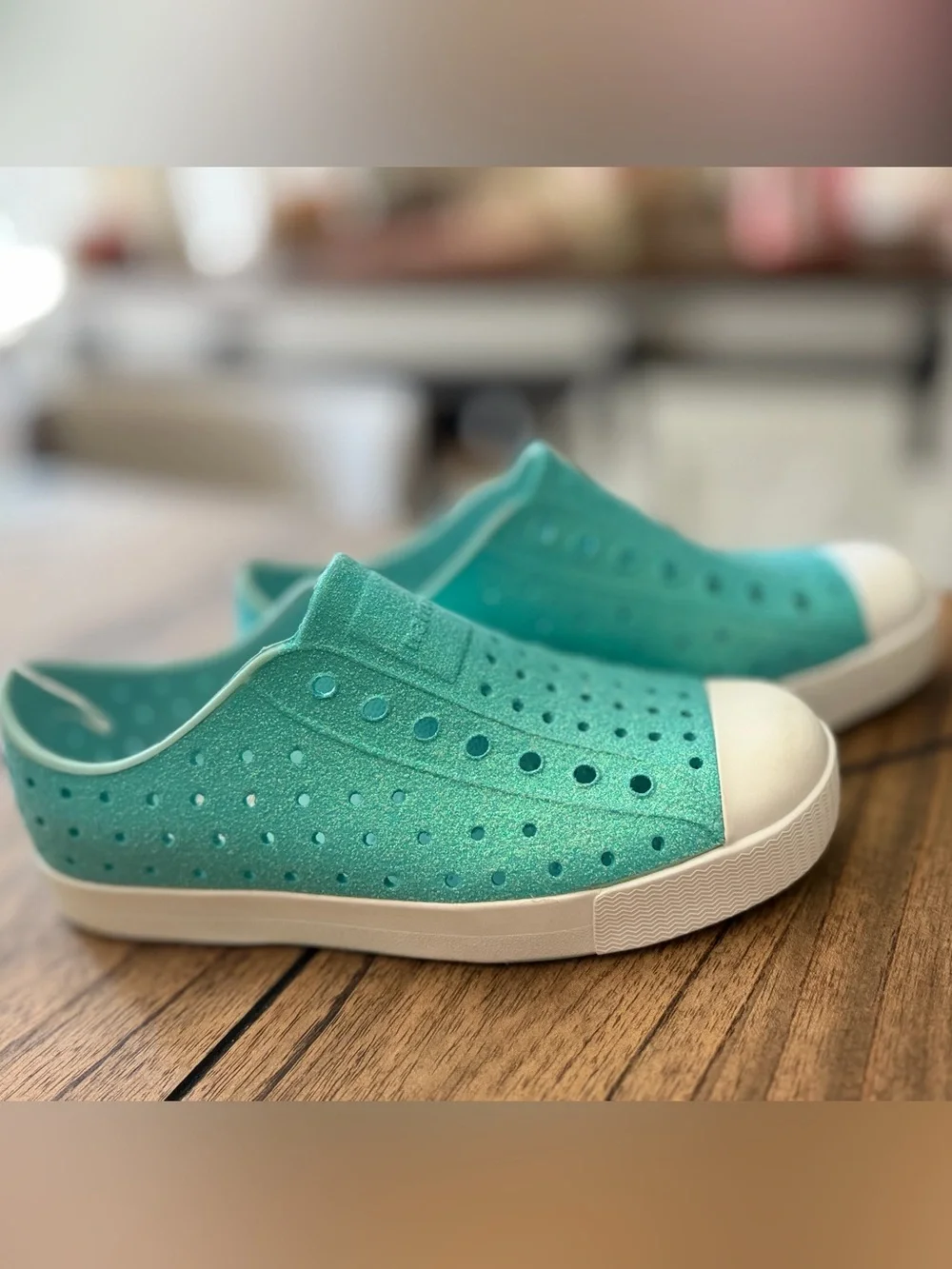 NATIVE Junior size shoes size J-3  Bling Glitter Slip-On Sneaker
